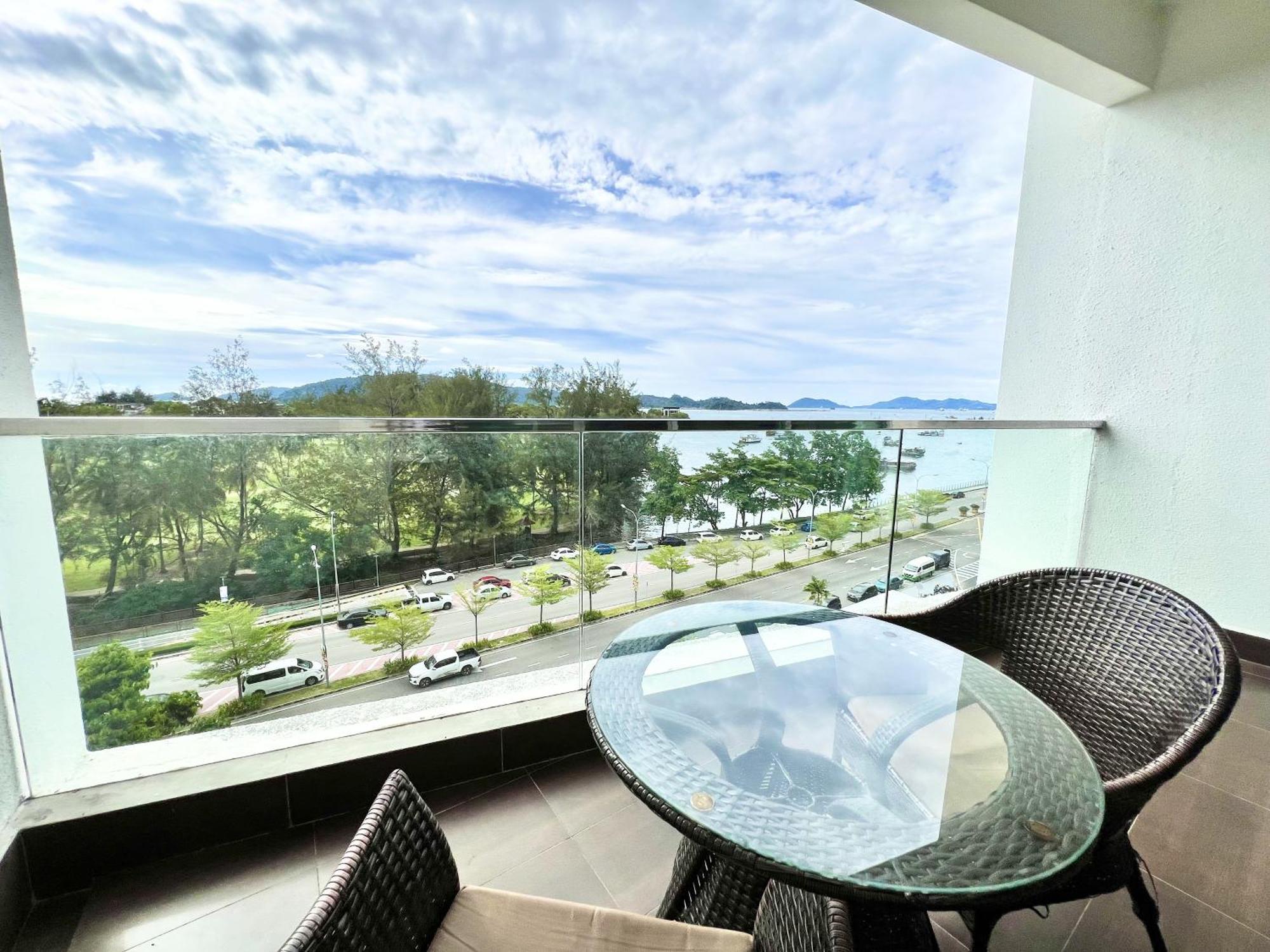 Margo Istay - The Loft Imago Kota Kinabalu Exterior foto