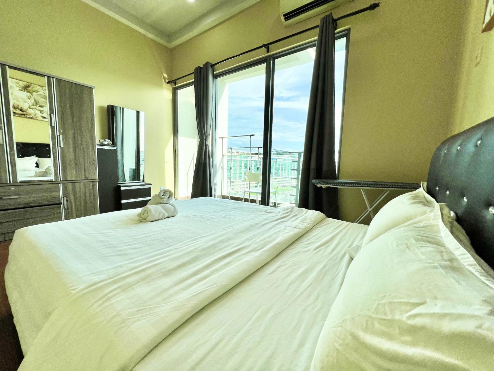 Margo Istay - The Loft Imago Kota Kinabalu Exterior foto