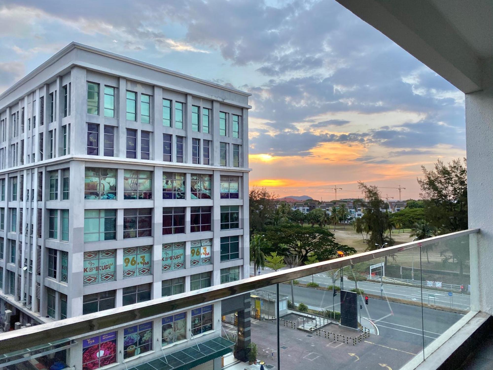 Margo Istay - The Loft Imago Kota Kinabalu Exterior foto